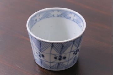 江戸後期　四弁花文　幾何学模様がおしゃれなそば猪口(蕎麦猪口、和食器)(3)