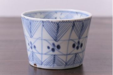 江戸後期　四弁花文　幾何学模様がおしゃれなそば猪口(蕎麦猪口、和食器)(3)
