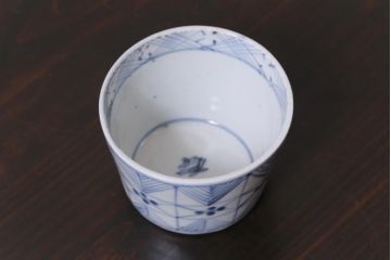 江戸後期　四弁花文　幾何学模様がおしゃれなそば猪口(蕎麦猪口、和食器)