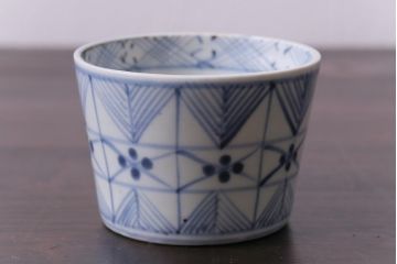 江戸後期　四弁花文　幾何学模様がおしゃれなそば猪口(蕎麦猪口、和食器)