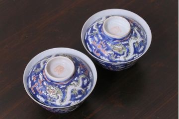 古民具・骨董　龍の図　色絵　独特な絵柄の蓋付き茶碗2客セット(和食器)(3)
