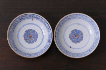 和製アンティーク　古伊万里　江戸期　華やかな色絵染付の蓋つき茶碗2客セット(和食器)