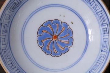 和製アンティーク　古伊万里　江戸期　華やかな色絵染付の蓋つき茶碗2客セット(和食器)