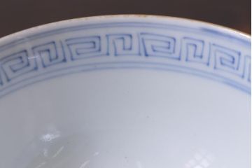 和製アンティーク　古伊万里　江戸期　華やかな色絵染付の蓋つき茶碗2客セット(和食器)