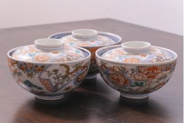 和製アンティーク　花鳥図　上品で鮮やかな色合いの蓋付き茶碗3客セット(和食器)
