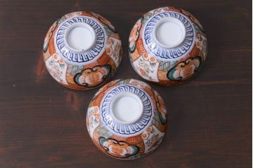 和製アンティーク　伊万里　豊かな彩りを感じる色絵の蓋付き茶碗3客セット(和食器)