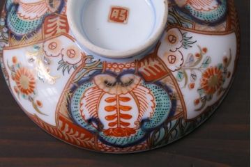 和製アンティーク　伊万里　豊かな彩りを感じる色絵の蓋付き茶碗3客セット(和食器)