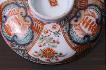 和製アンティーク　伊万里　豊かな彩りを感じる色絵の蓋付き茶碗3客セット(和食器)
