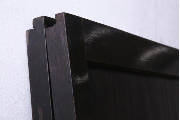 明治期　杉材　漆塗り　幅広サイズで存在感抜群の帯戸2枚セット(板戸、引き戸、建具)(R-035765)