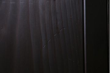 明治期　杉材　漆塗り　幅広サイズで存在感抜群の帯戸2枚セット(板戸)(1)