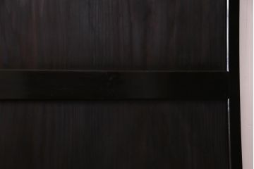明治期　杉材　漆塗り　幅広サイズで存在感抜群の帯戸2枚セット(板戸)(1)