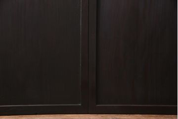 明治期　杉材　漆塗り　幅広サイズで存在感抜群の帯戸2枚セット(板戸)(1)