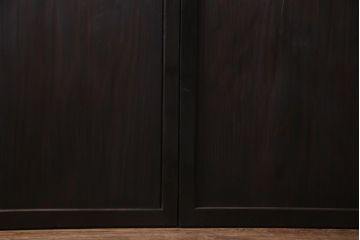 明治期　杉材　漆塗り　幅広サイズで存在感抜群の帯戸2枚セット(板戸、引き戸、建具)(R-035766)