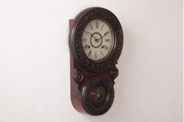 アンティーク雑貨　SEIKOSHA(精工舎)　手巻き式　四ツ丸　見事な彫刻のだるま時計(掛時計、柱時計、振り子時計)