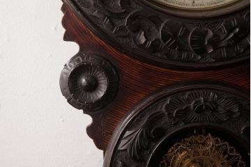アンティーク雑貨　SEIKOSHA(精工舎)　手巻き式　四ツ丸　見事な彫刻のだるま時計(掛時計、柱時計、振り子時計)