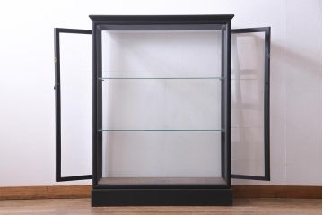 ペイント家具　側面開き!　シックな佇まいのガラスケース(ショーケース、陳列棚)