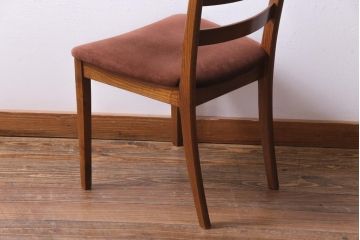 ヴィンテージ家具　北欧ビンテージ　G-PLAN(ジープラン)　ぬくもり溢れる佇まいが魅力的なラダーバックチェア(ダイニングチェア)(1)