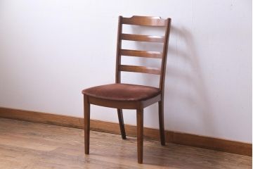 ヴィンテージ家具　北欧ビンテージ　G-PLAN(ジープラン)　ぬくもり溢れる佇まいが魅力的なラダーバックチェア(ダイニングチェア)(1)