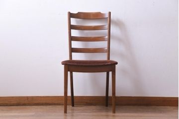ヴィンテージ家具　北欧ビンテージ　G-PLAN(ジープラン)　ぬくもり溢れる佇まいが魅力的なラダーバックチェア(ダイニングチェア)(1)