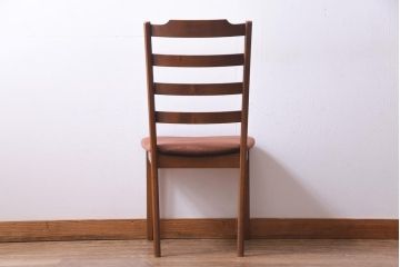 ヴィンテージ家具　北欧ビンテージ　G-PLAN(ジープラン)　ぬくもり溢れる佇まいが魅力的なラダーバックチェア(ダイニングチェア)
