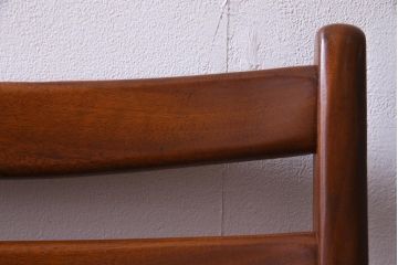 ヴィンテージ家具　北欧ビンテージ　チーク材　レトロで温かな雰囲気漂うダイニングチェア(椅子、イス)(R-035784)
