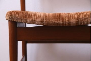 ヴィンテージ家具　北欧ビンテージ　チーク材　レトロで温かな雰囲気漂うダイニングチェア(椅子、イス、ワークチェア)(R-035785)