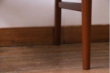 ヴィンテージ家具　北欧ビンテージ　チーク材　レトロで温かな雰囲気漂うダイニングチェア(椅子、イス、ワークチェア)(R-035785)