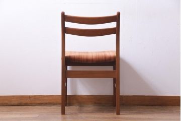 ヴィンテージ家具　北欧ビンテージ　チーク材　レトロで温かな雰囲気漂うダイニングチェア(椅子、ワークチェア)(3)