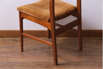 ヴィンテージ家具　北欧ビンテージ　チーク材　レトロで温かな雰囲気漂うダイニングチェア(椅子、ワークチェア)