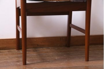 ヴィンテージ家具　北欧ビンテージ　チーク材　レトロで温かな雰囲気漂うダイニングチェア(椅子、ワークチェア)