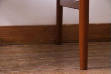 ヴィンテージ家具　北欧ビンテージ　チーク材　レトロで温かな雰囲気漂うダイニングチェア(椅子、ワークチェア)
