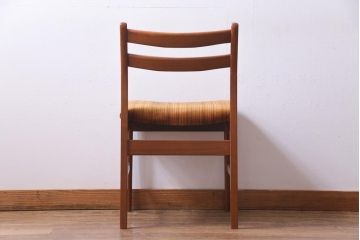 ヴィンテージ家具　北欧ビンテージ　チーク材　レトロで温かな雰囲気漂うダイニングチェア(椅子、ワークチェア)