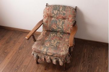 中古　飛騨産業　キツツキ　絵画のようなファブリックが素敵な1人掛けソファ(1)