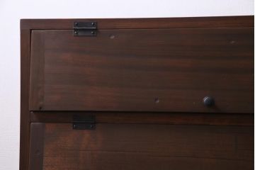 ラフジュ工房オリジナル　古材リメイク　前板サワラ材　脚付き　パタパタ扉が使い勝手の良い収納棚(リビングボード、戸棚、下駄箱)(1)