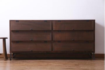 ラフジュ工房オリジナル　古材リメイク　前板サワラ材　鉄脚付き　パタパタ扉が使い勝手の良い収納棚(リビングボード、戸棚、下駄箱)