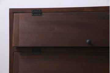 ラフジュ工房オリジナル　古材リメイク　前板サワラ材　鉄脚付き　パタパタ扉が使い勝手の良い収納棚(リビングボード、戸棚、下駄箱)