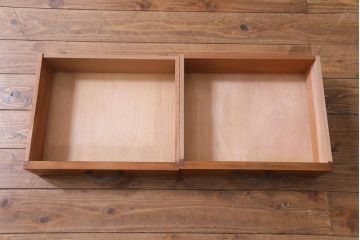 レトロ家具　昭和レトロ　大振り　飾り棚付き　モールガラスがアクセントになったブックケース(本箱、戸棚)