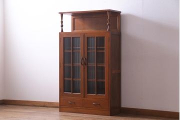 レトロ家具　昭和レトロ　大振り　飾り棚付き　モールガラスがアクセントになったブックケース(本箱、戸棚)