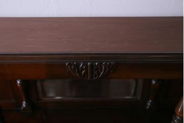 アンティーク家具　イギリスアンティーク　ウォールナット材　鏡付き　凛とした佇まいの大型キャビネット(収納棚、戸棚)