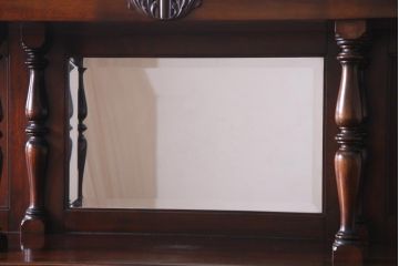 アンティーク家具　イギリスアンティーク　ウォールナット材　鏡付き　凛とした佇まいの大型キャビネット(収納棚、戸棚)