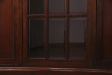 アンティーク家具　イギリスアンティーク　ウォールナット材　鏡付き　凛とした佇まいの大型キャビネット(収納棚、戸棚)