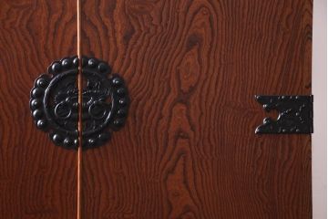 中古　民芸家具　漆塗り　ケヤキの杢目が力強いワードローブ(洋服タンス)