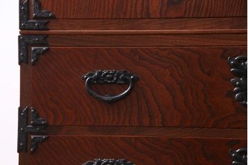 中古　民芸家具　漆塗り　ケヤキの杢目が力強いワードローブ(洋服タンス)