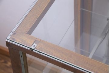 レトロ家具　昭和レトロ　異なる素材が組み合わさったユニークなガラスケース(ショーケース、陳列棚)