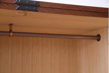中古　民芸家具　漆塗り　ケヤキの杢目が力強いワードローブ(洋服タンス)(1)