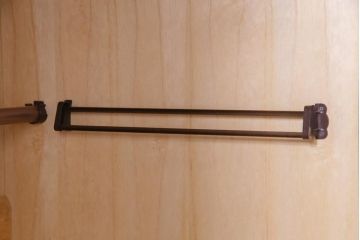 中古　民芸家具　漆塗り　ケヤキの杢目が力強いワードローブ(洋服タンス)(1)
