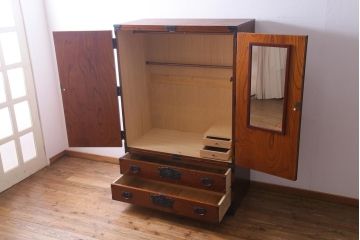 中古　民芸家具　漆塗り　ケヤキの杢目が力強いワードローブ(洋服タンス)(1)