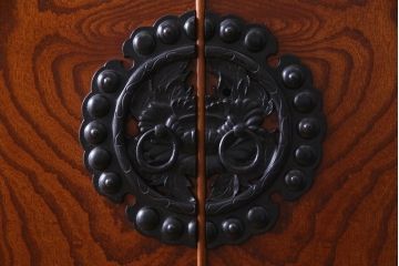 中古　民芸家具　漆塗り　ケヤキの杢目が力強いワードローブ(洋服タンス)(1)