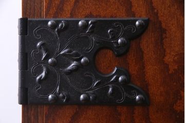 中古　民芸家具　漆塗り　ケヤキの杢目が力強いワードローブ(洋服タンス)(1)
