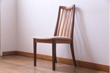 ヴィンテージ家具　北欧ビンテージ　G-PLAN(ジープラン)　チーク材の温もり溢れるダイニングチェア(椅子)(1)